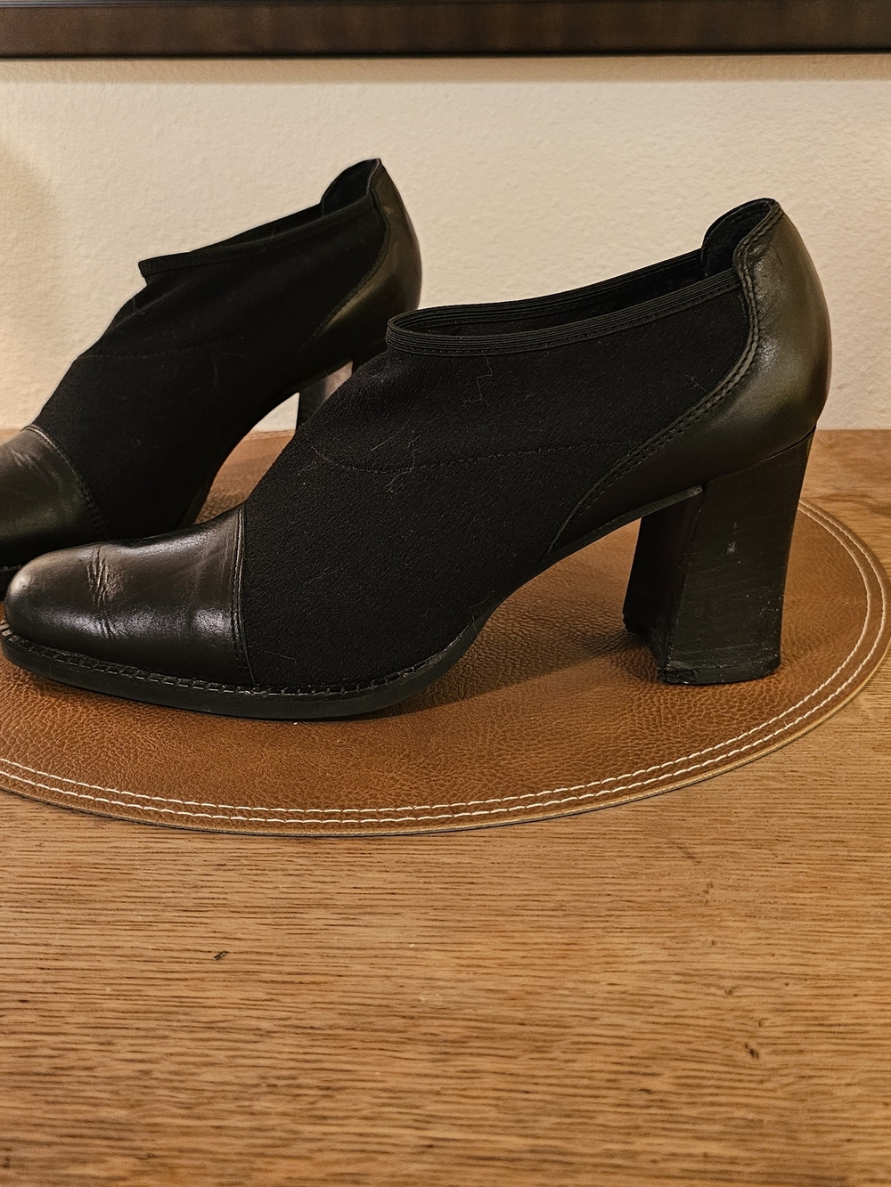 Source Unknown Black Block Heel Ankle Shoes